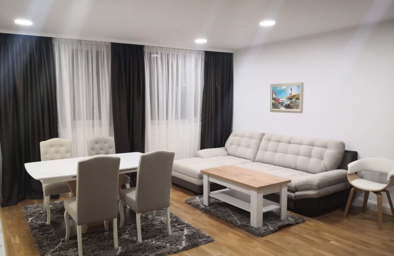 Аренда просторной 2-комнатной квартиры, Варна, Болгария